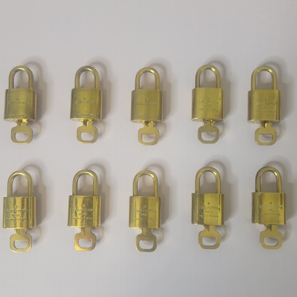 Louis Vuitton Lock & Key in Mint Condition, sold indivually - Picture 3 of 6